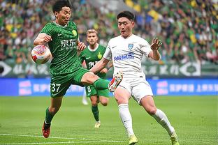 Kim Mân Tai nói về việc bôn ba giữa đội tuyển quốc gia và câu lạc bộ: Mệt mỏi một chút thôi, tốt hơn là không có bóng đá